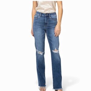 NWT JUDY BLUE HIGH WAIST DESTROYED & FRAY HEM STRAIGHT FIT JEANS